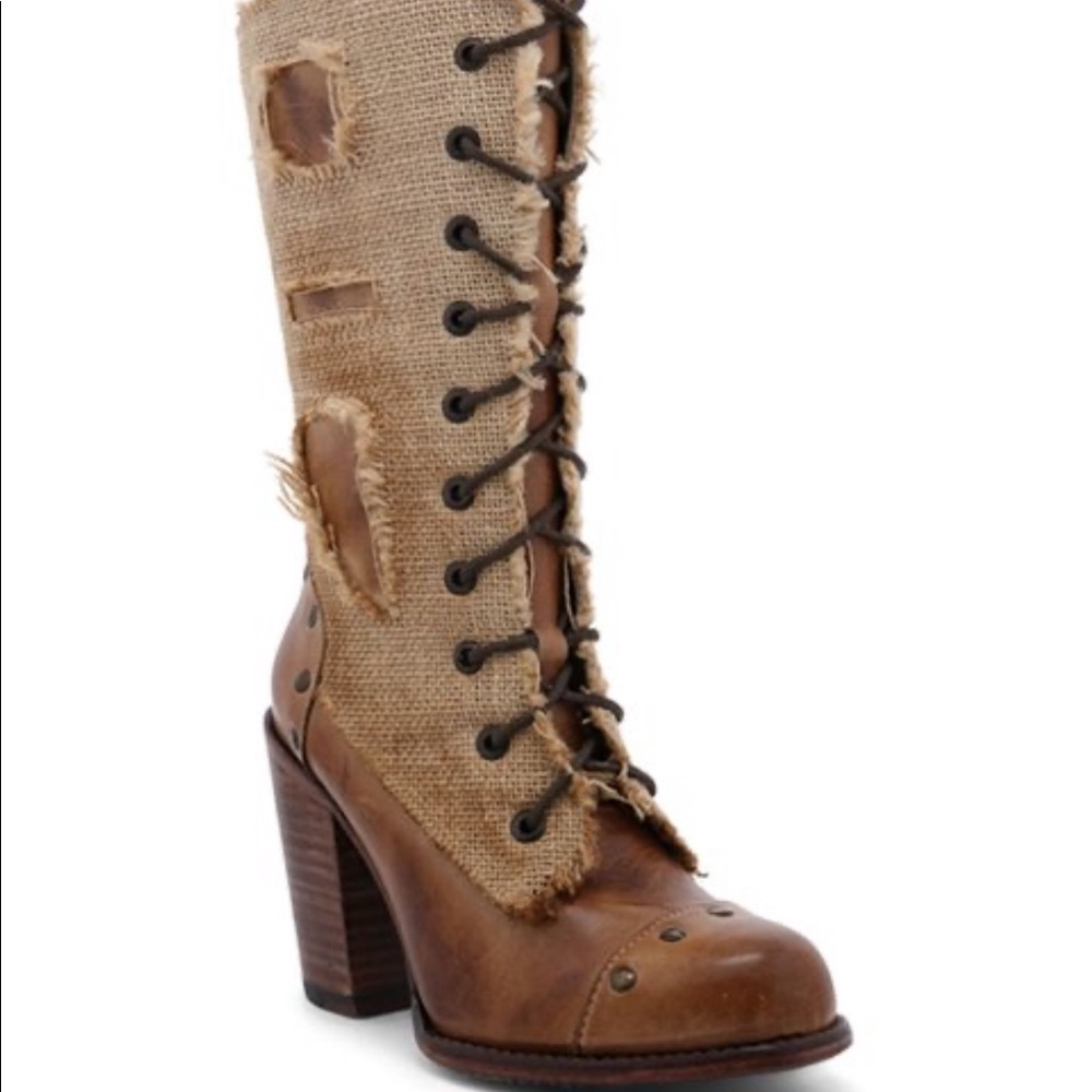 ISO Oak Tree Farms Alice size 8.5
